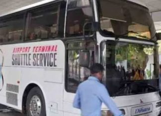 පටන්ගෙන දින හතරෙන් නතර වූ ගුවන්තොටේ නව බස් රථ සේවාව