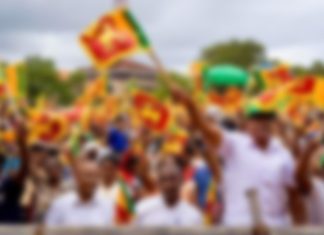 ඡන්ද වැඩට ජාතික කොඩිය භාවිත කරන අපේක්ෂකයින්ට මැතිවරණ කොමිසමෙන් අනතුරු ඇඟවීමක්