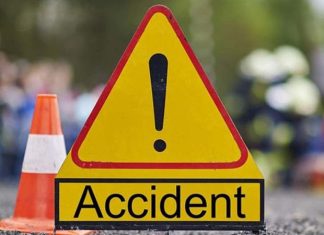 සිසු සැරිය බස් රියක් තවත් බස් රථයක ගැටීමෙන් 19ක් රෝහලට