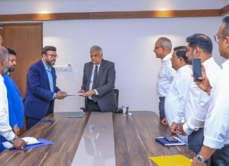 සජබ තවත් මන්ත්රීවරයෙක් ගල්ලෙන බිඳ හැර රනිල් සොයා යයි