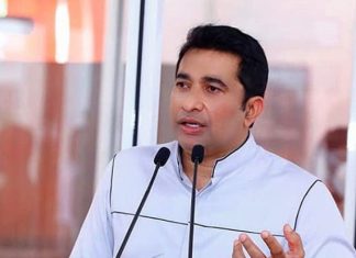 හිටපු ඇමති රොෂාන් ජනාධිපතිවරණයේදී ක්රිකට් පිත්ත අතට ගනී