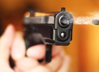 හික්කඩුවේ වෙඩි තැබීමක්! ප්රාතිහාරයකින් දිවි බේරෙයි!