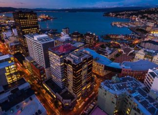 නවසීලන්තය බරපතළ අර්බුදයක! නවසීලන්ත වැසියන් වේගයෙන් රට හැර යයි!