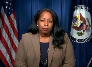 ඇමරිකානු රජයේ ප්රබලයෙක් දිවයිනට