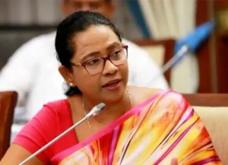 ඇමතිනි පවිත්රා දේශපාලන කරණමක් ගසයි